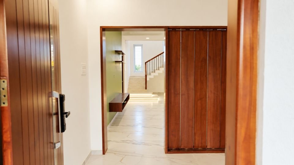 Entry passage with wooden doors
