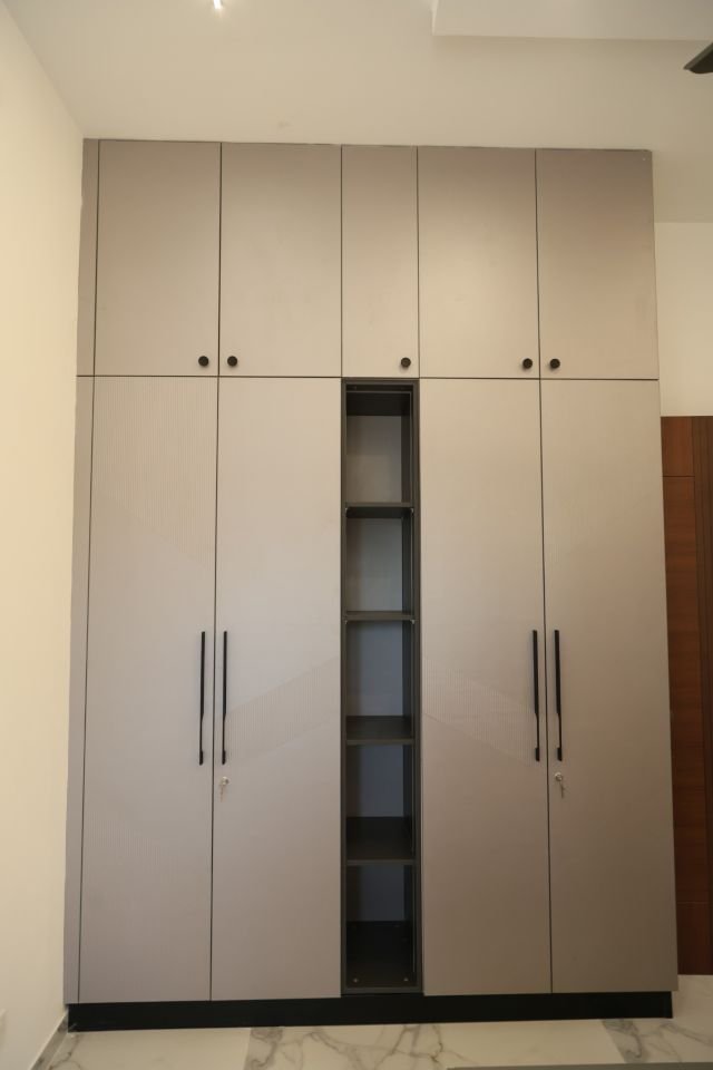 Full height wardrobe