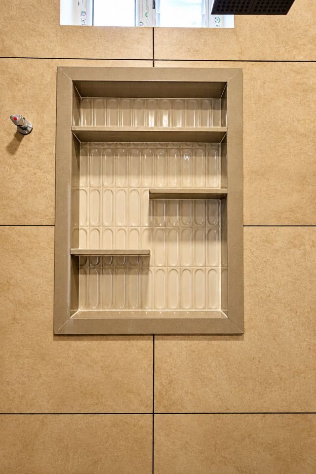 Tiled shower niche